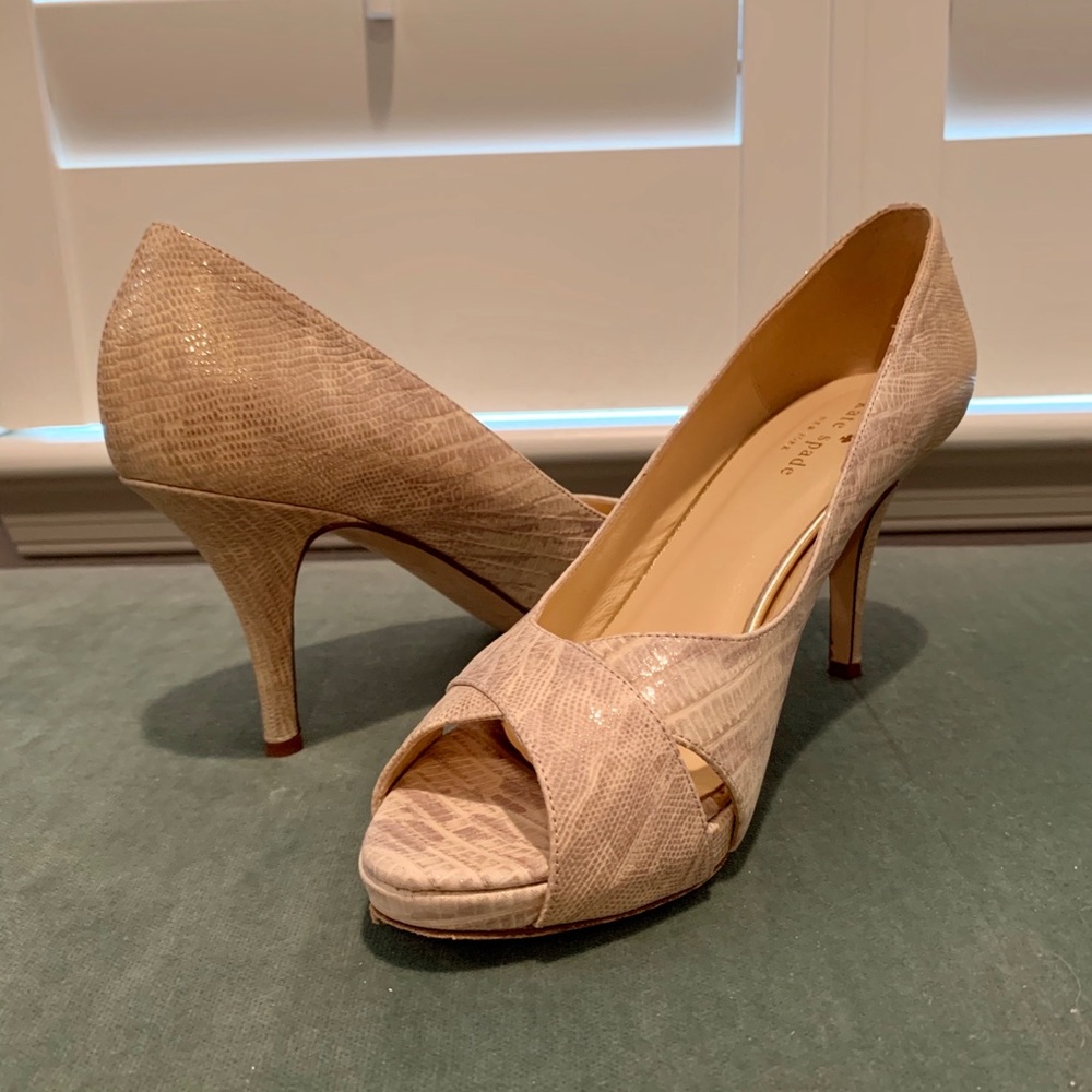 Kate Spade grey/beige/cream pumps